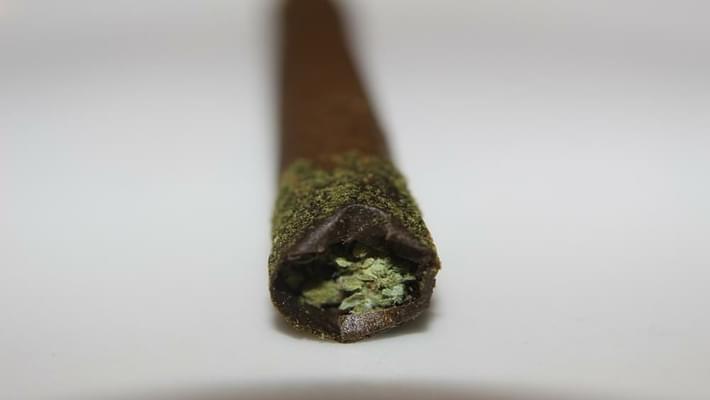 How To Roll A Blunt