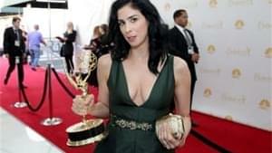 Sarah Silverman shows off her Vape Pen at the Emmys