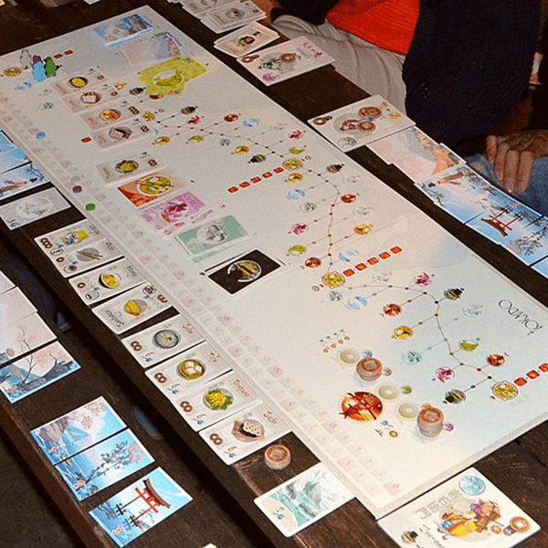https://commons.wikimedia.org/wiki/File:Cmglee_Tokaido_board_game.jpg