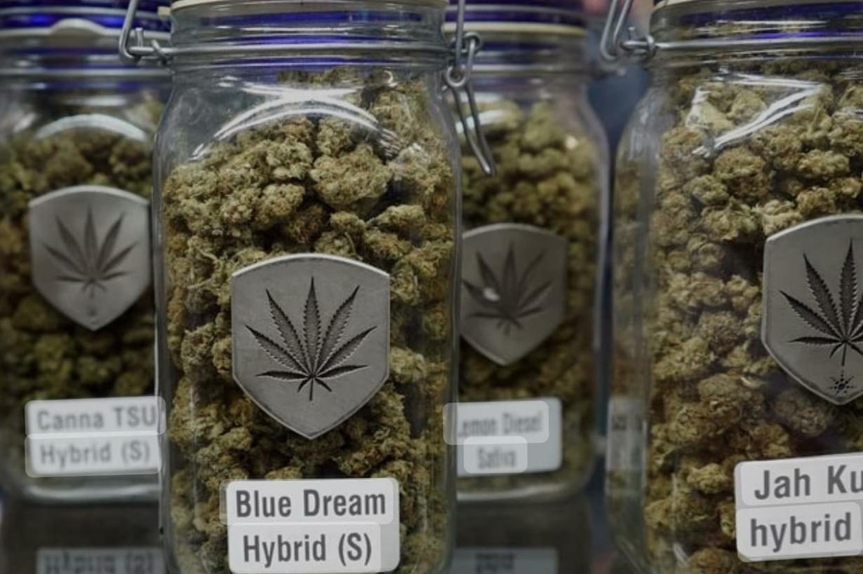 1 Oz Indoor gas N 1 g wax $140