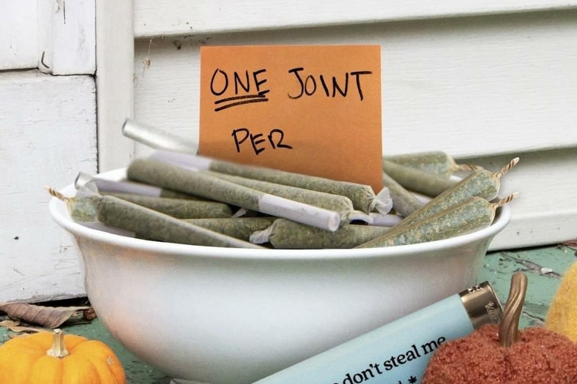 FAN FAVORITE:$250 for 4 Oz Flower Bundle + FR