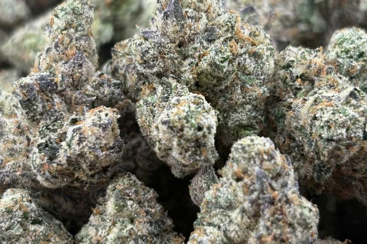 - 1 Oz A+ FLOWER + 1 Oz EXOTIC + 1 Oz Shake