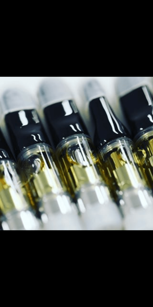 5 cartridges mix and match for only 200!! District Marijuana