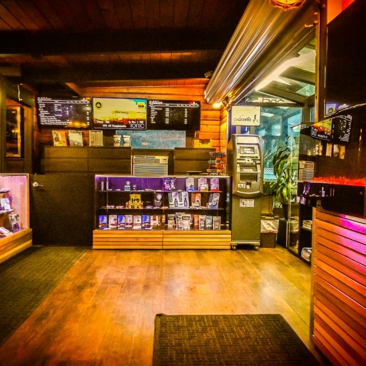 Puff n chill interior 2.jpg